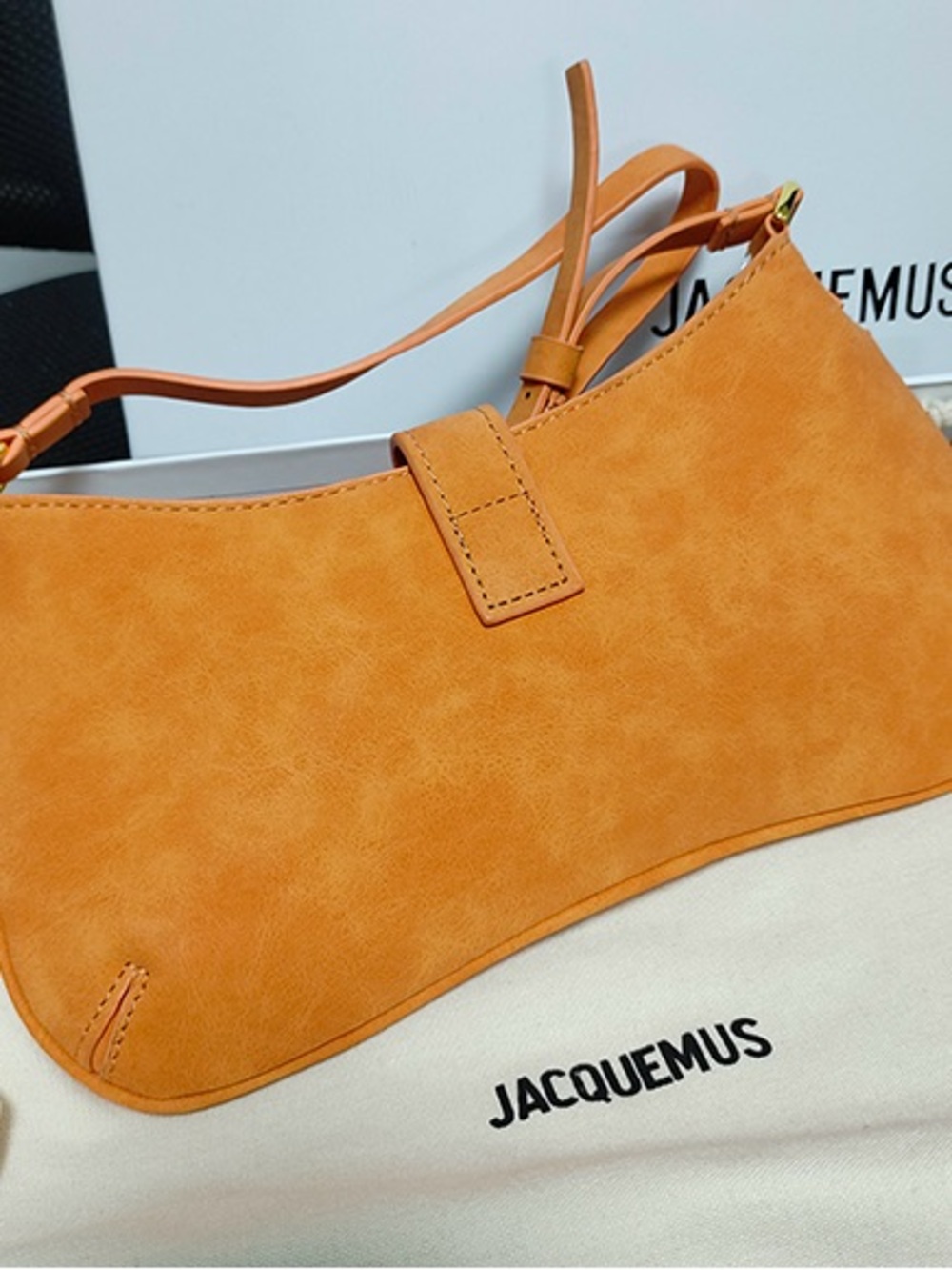 Jacquemus Orange Mini Shoulder Bag with Gold Hardware - Picture 3 of 6